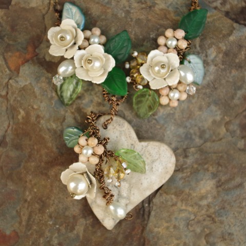 Heart N' Bloom Floral Pendant Necklace